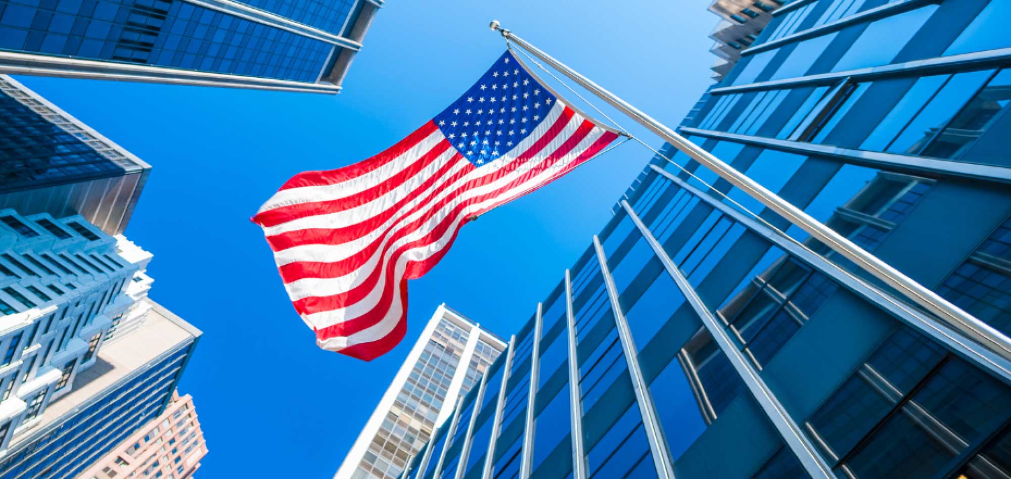 drapeau us et immeubles